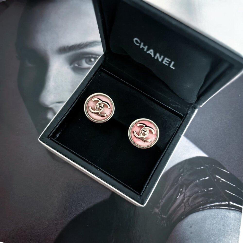 Chanel round earrings